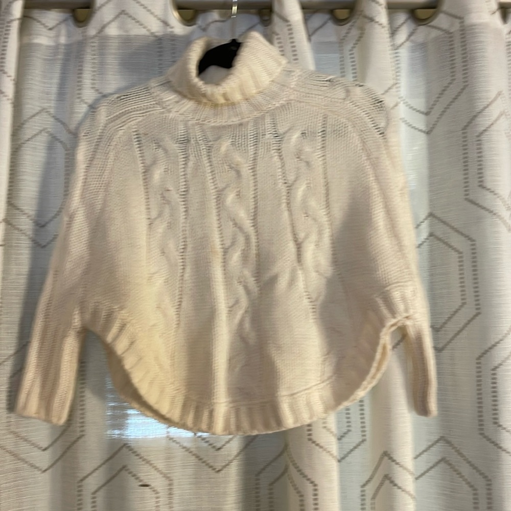 L.O.G.G H & M Kids 6-8Y Cable Knit Poncho Sweater Beige/Off White Cropped